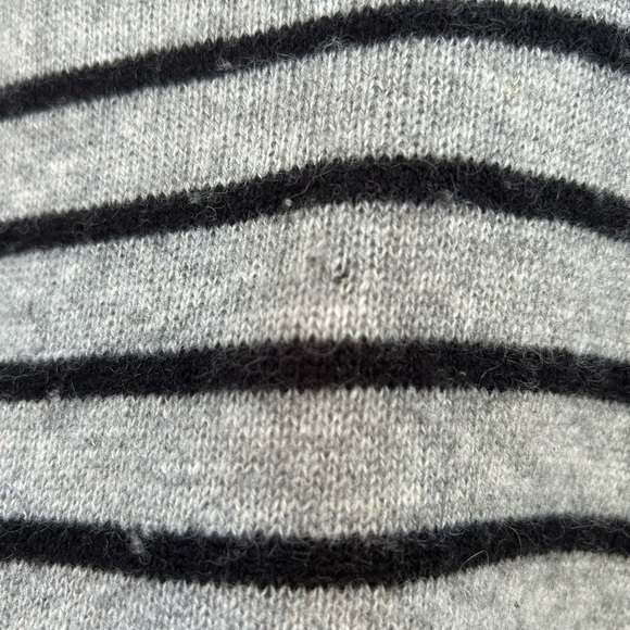 Halogen grey striped 100% cashmere sweater, size Xs - Picture 8 of 9